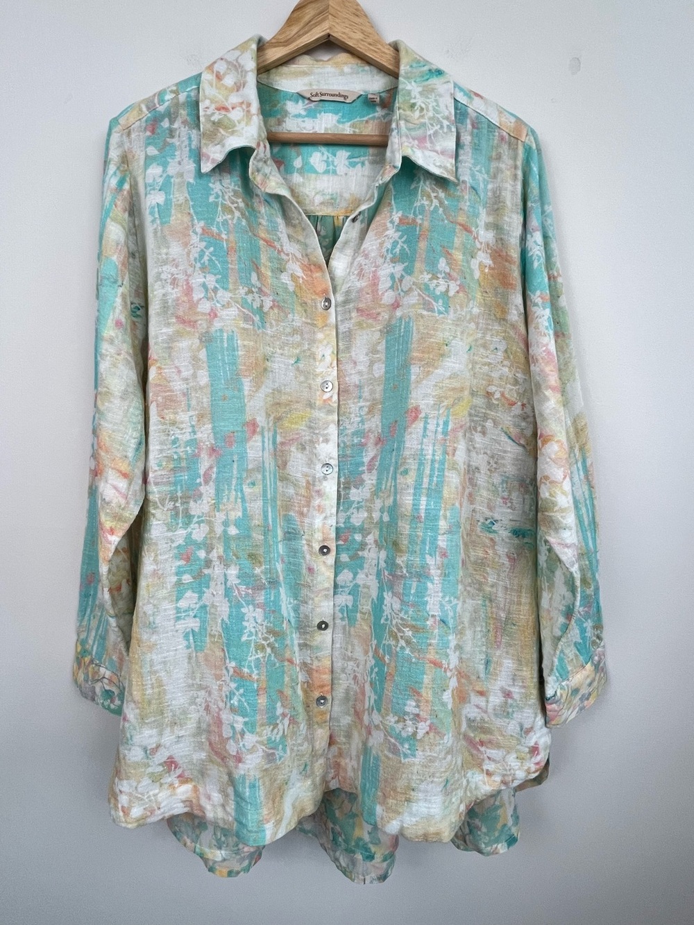 Soft Surroundings aqua watercolor floral cotton poly button front top, 1X.